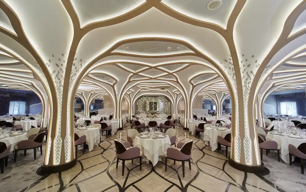 RSSC, Seven Seas Grandeur, Compass Rose 1.jpg